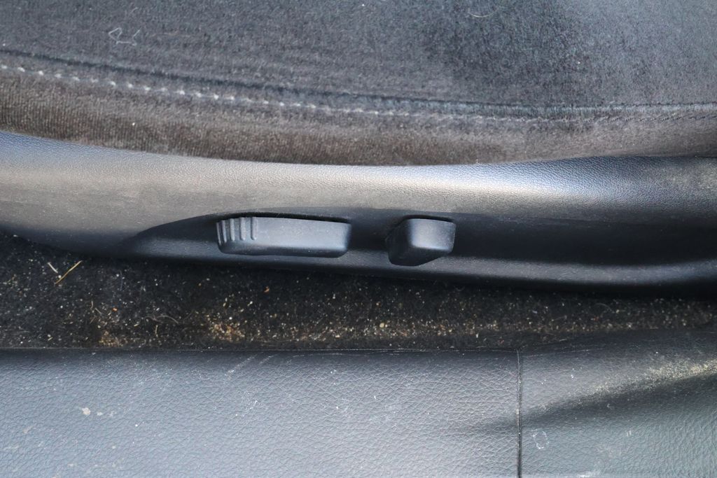 Thumbnail: 2013 Nissan Altima - 10