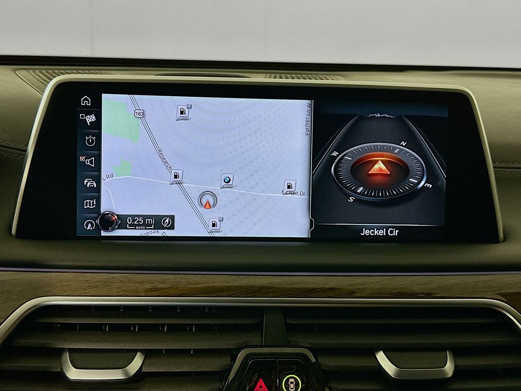 Thumbnail: 2016 BMW 7 Series - 13