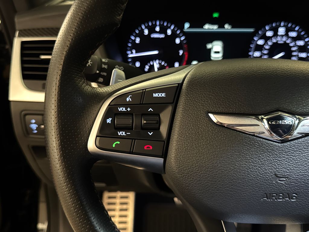 Used 2018 Black Genesis 3.3T Sport image 15