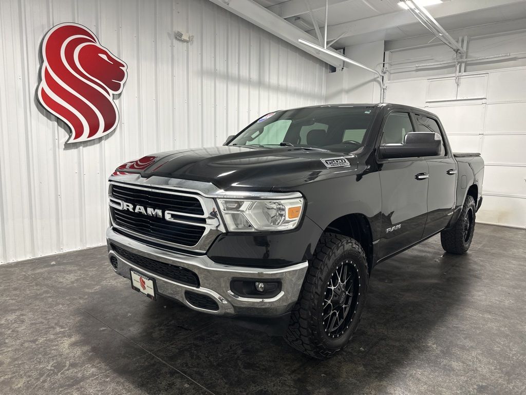 Diamond Black Crystal Pearlcoat 2020 RAM 1500 Big Horn Crew Cab 4WD Pickup Truck Four-Wheel Drive 8-Speed Automatic