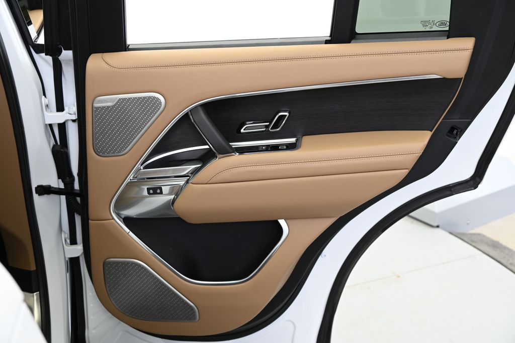 2025 Land Rover Range Rover Autobiography 22