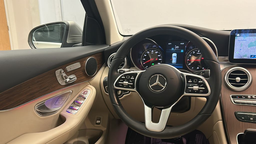 2022 Mercedes-Benz GLC 300 24