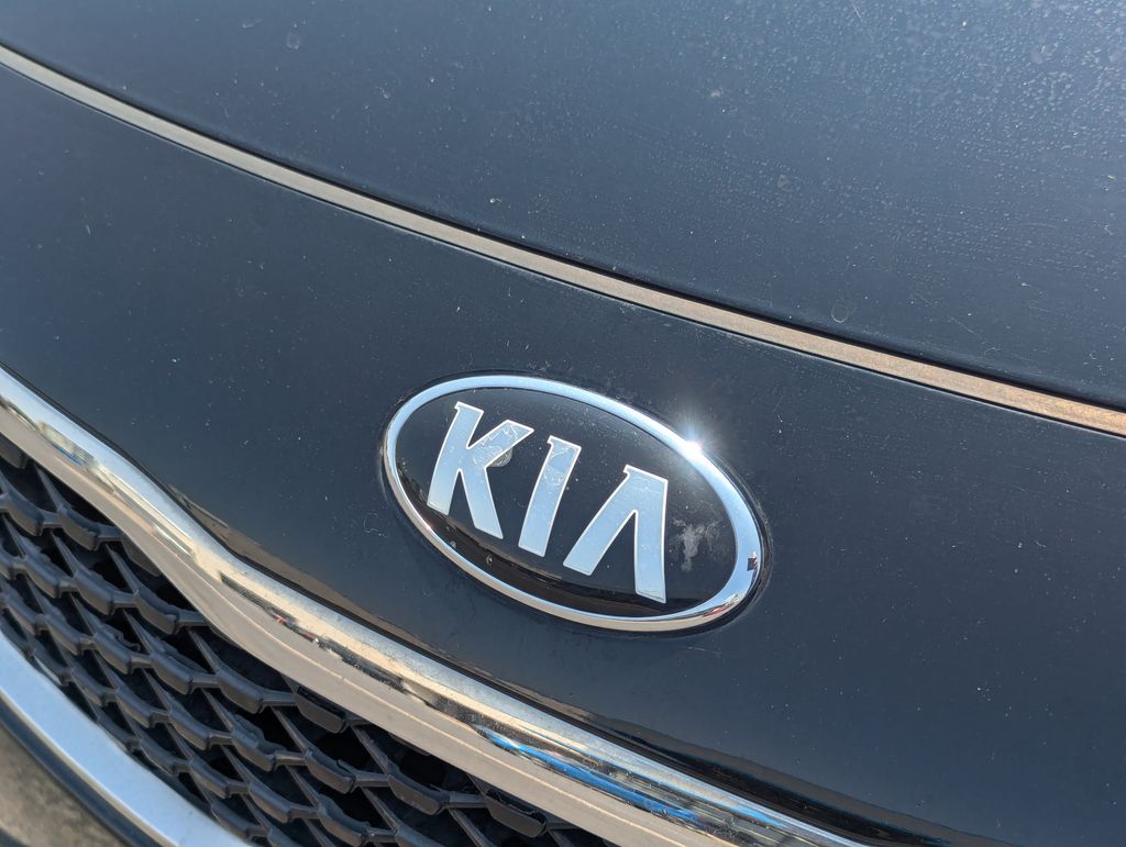 2016 Kia Optima LX 11