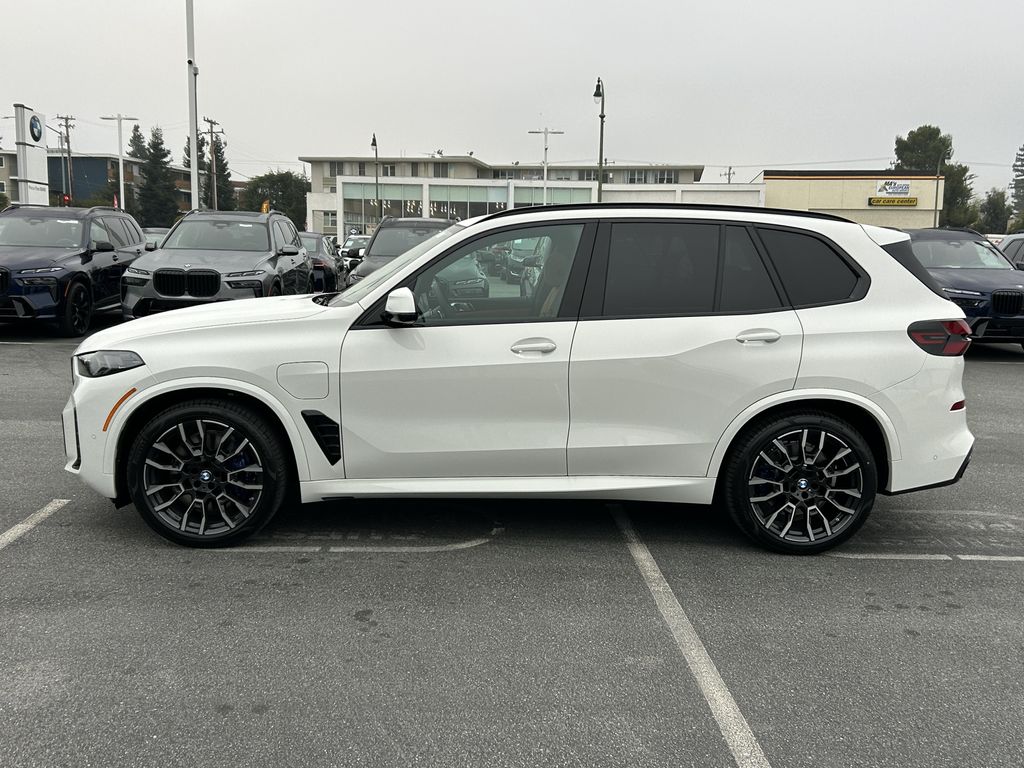 Thumbnail: 2026 BMW X5 - 2
