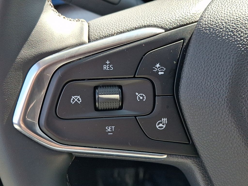 2025 Chevrolet Trax LT Gray at South Hills Kia
