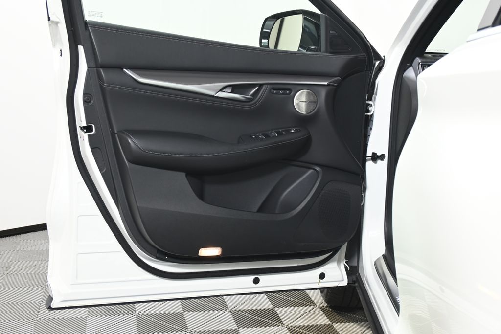 2022 INFINITI QX55 Essential 26