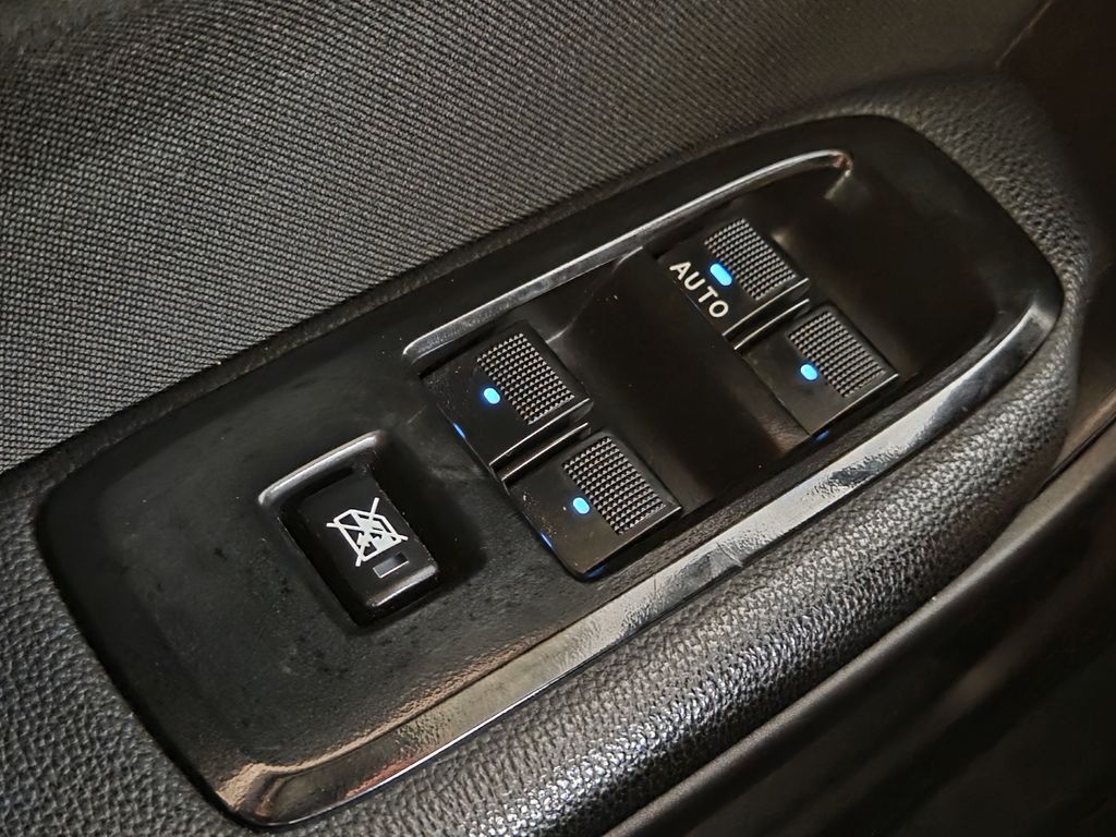 Used 2019 Black Ford XLT image 28