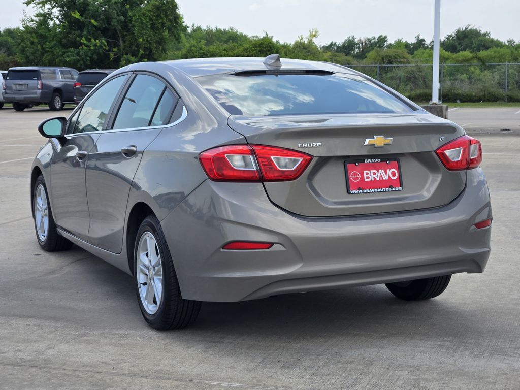 2018 Chevrolet Cruze LT - 5