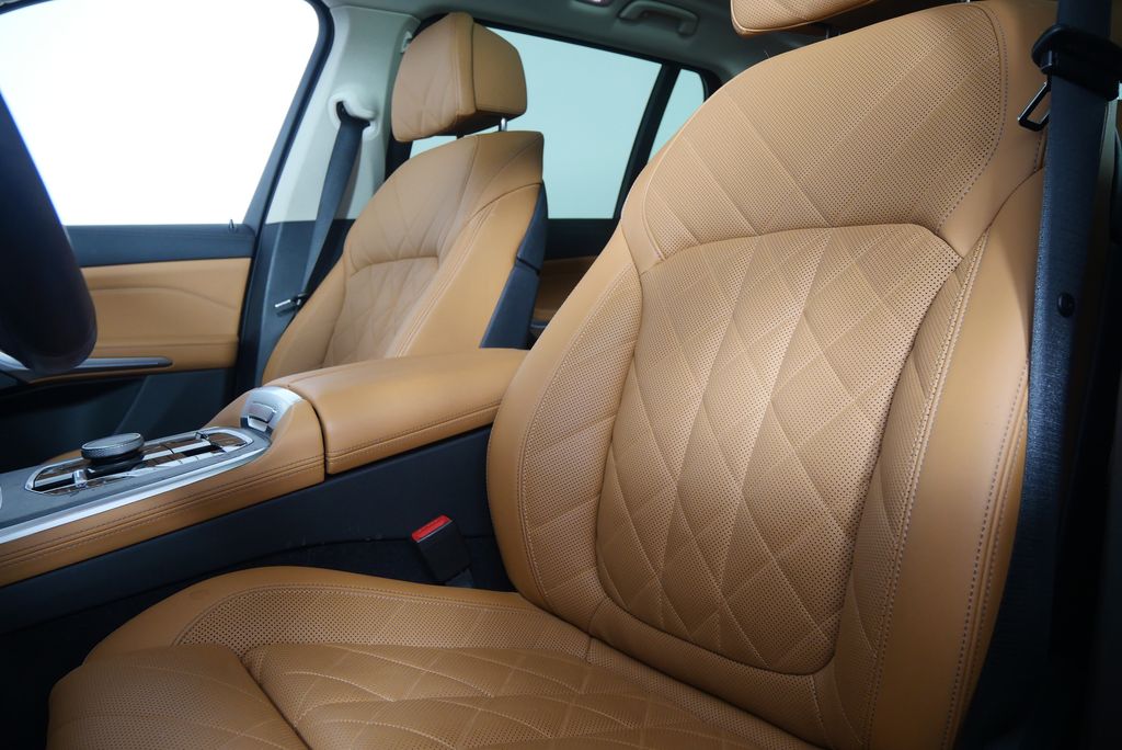 Thumbnail: 2024 BMW X7 - 11