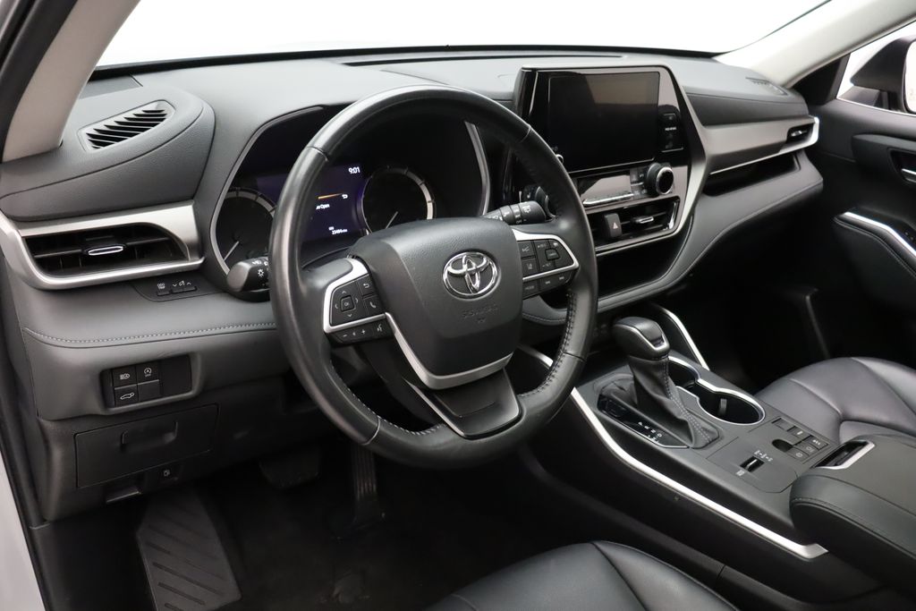 2024 Toyota Highlander XLE 15