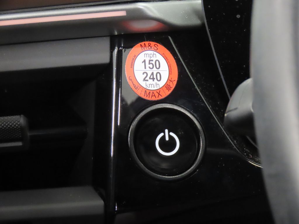 Thumbnail: 2024 Porsche Macan - 24