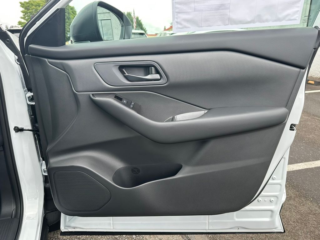 2025 Nissan Rogue S