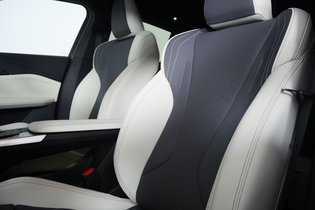 Thumbnail: 2026 BMW X2 - 10