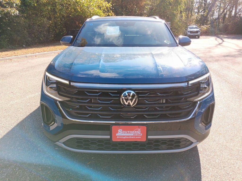 2025 Volkswagen Atlas Cross Sport 2.0T SE w/Technology 8