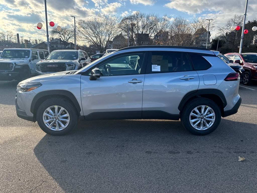 2026 Toyota Corolla Cross LE photo 4