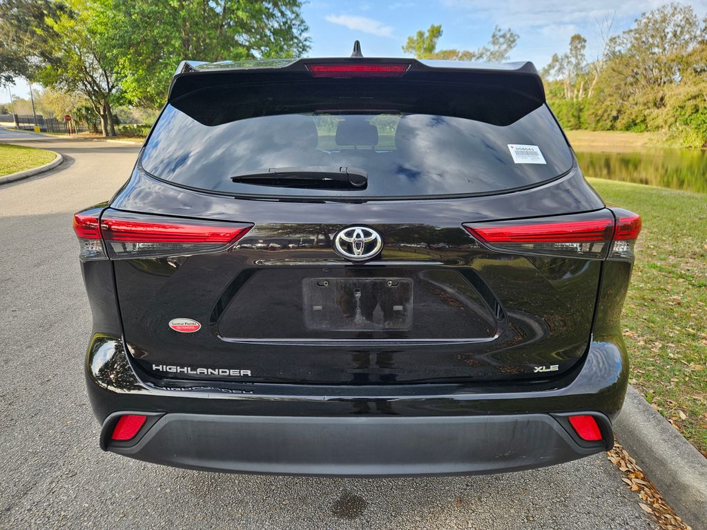 2021 Toyota Highlander XLE 4