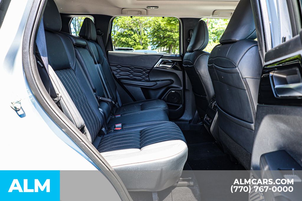 Used 2025 Silver Mitsubishi SEL/MT Certified/7 Seats image 23