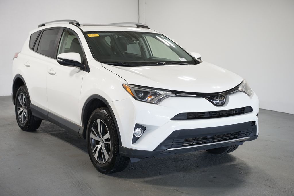 Thumbnail: 2018 Toyota RAV4 - 3
