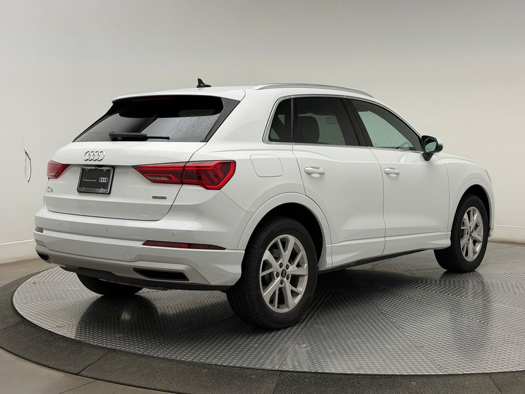 Thumbnail: 2023 Audi Q3 - 8