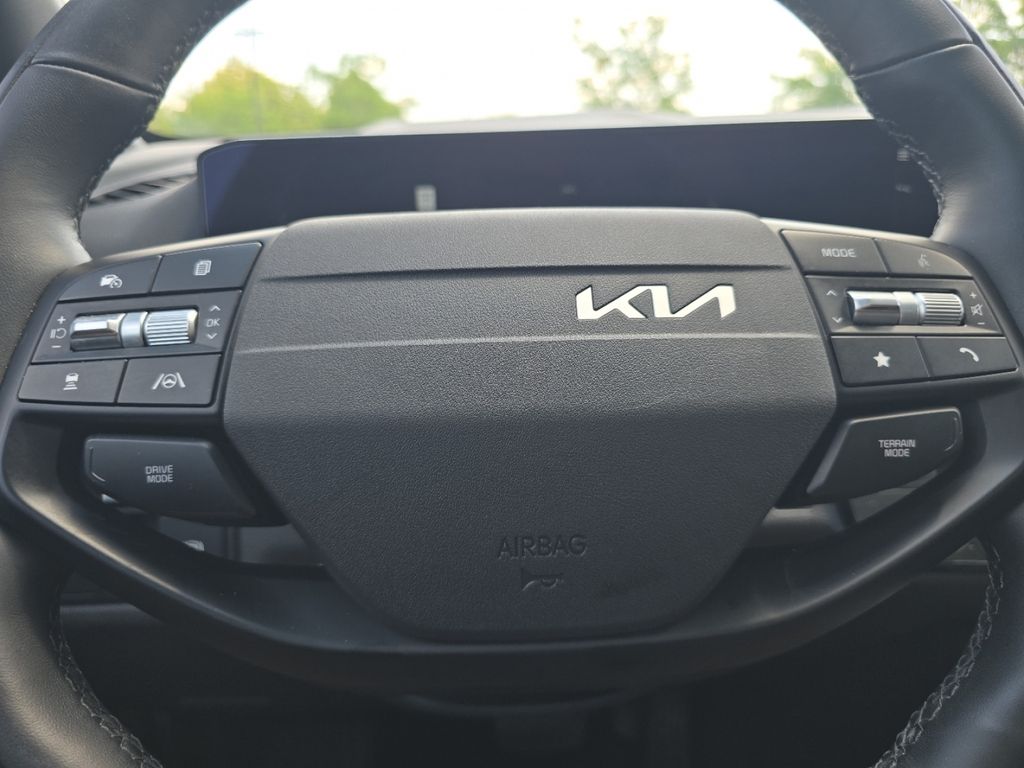 Used 2026 Red Kia X-Line image 28