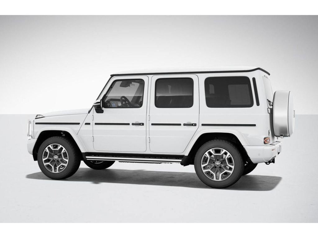 2025 Mercedes-Benz G-Class G 550 32