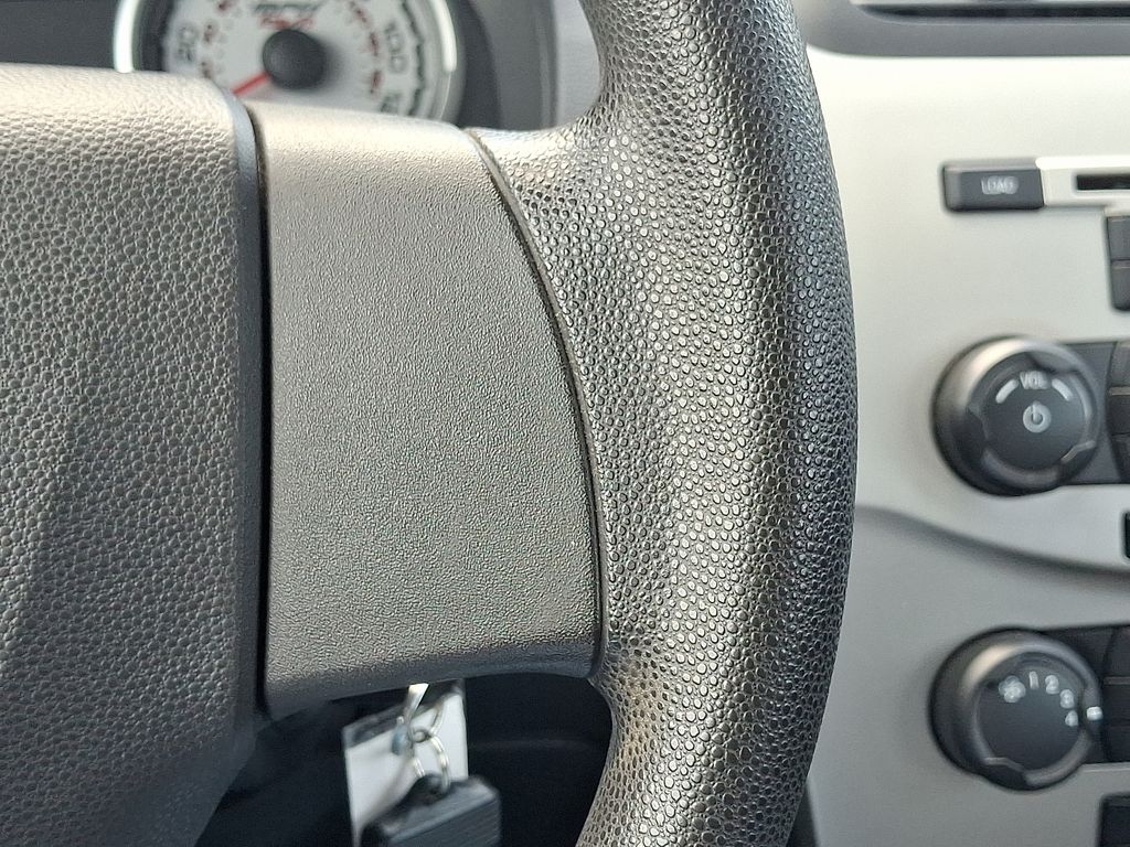 Thumbnail: 2011 Ford Focus - 21