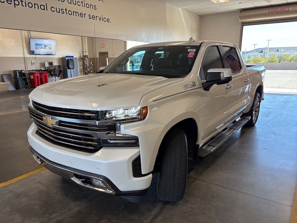 White (Iridescent Pearl Tricoat) 2020 Chevrolet Silverado 1500 Pickup Truck Four-Wheel Drive Automatic