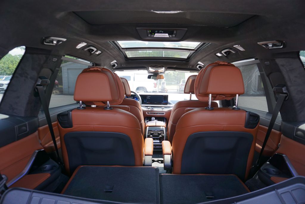 Thumbnail: 2026 BMW X7 - 22