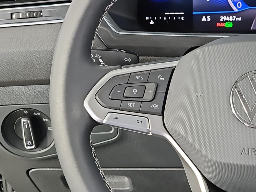 Thumbnail: 2023 Volkswagen Tiguan - 29