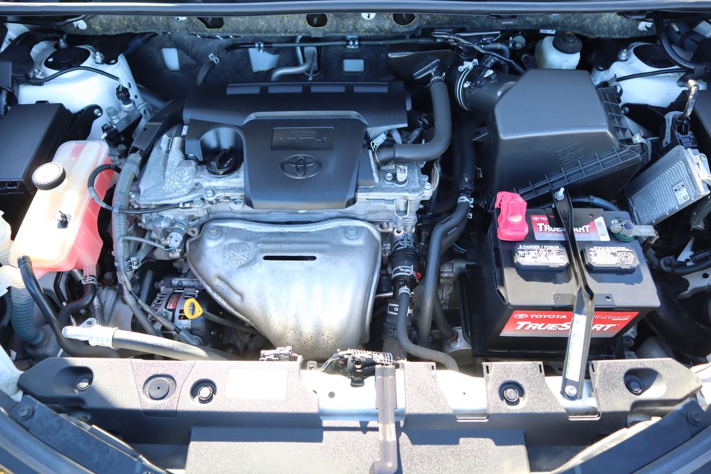 Thumbnail: 2017 Toyota RAV4 - 28