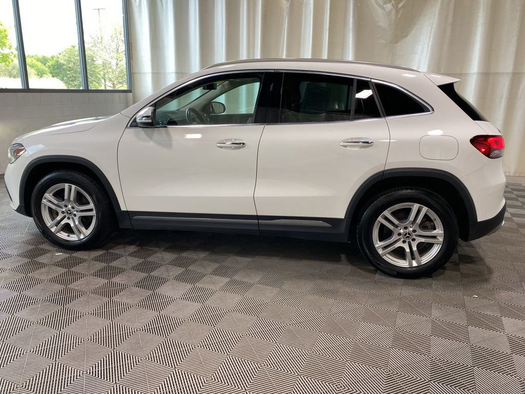 Used 2022 White Mercedes-Benz GLA 250 image 4