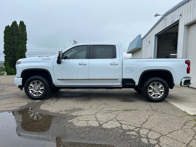 2026 Chevrolet Silverado 2500HD High Country - Image 2