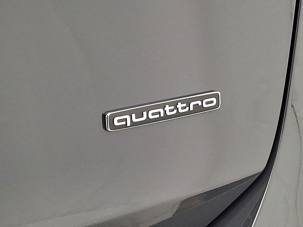 Thumbnail: 2025 Audi e-tron S - 28