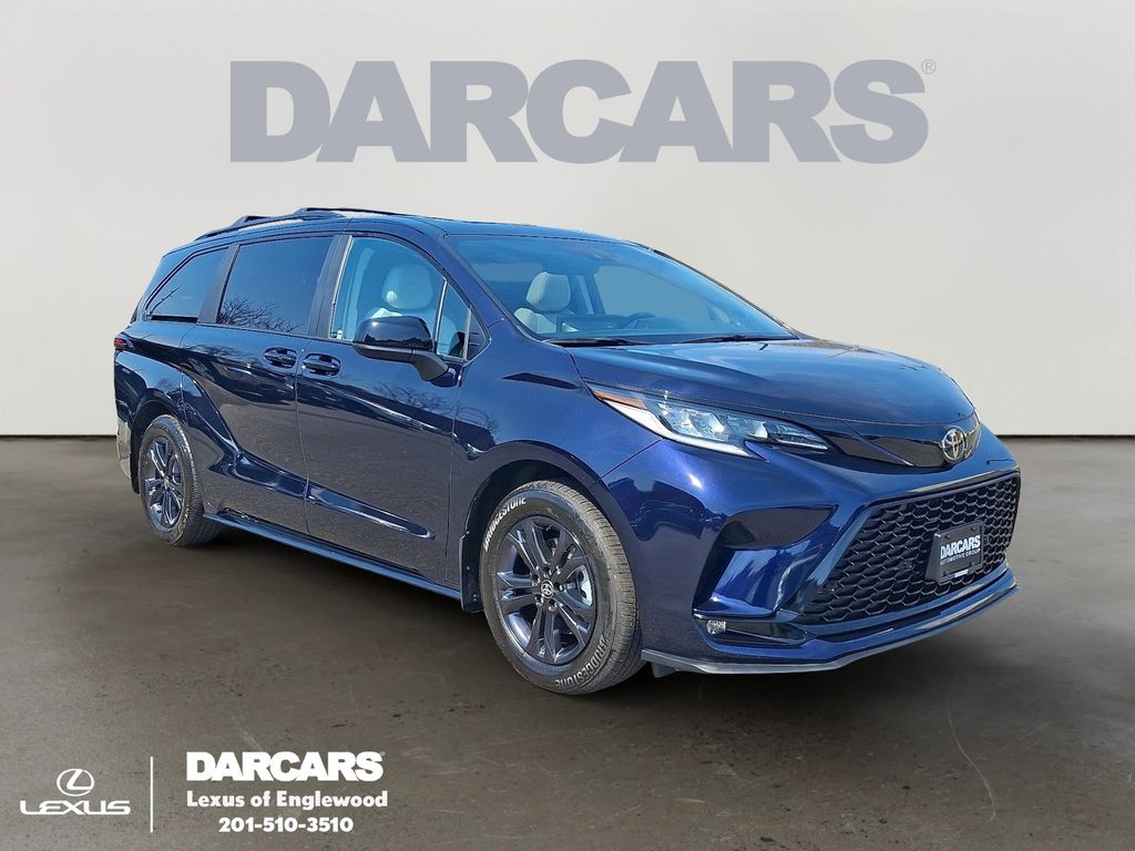 2026 Toyota Sienna XSE 7-Passenger AWD
