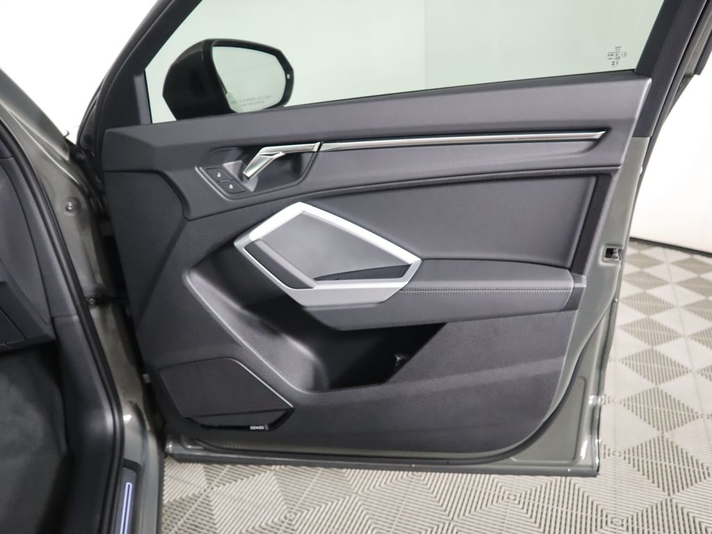 Thumbnail: 2025 Audi Q3 - 26