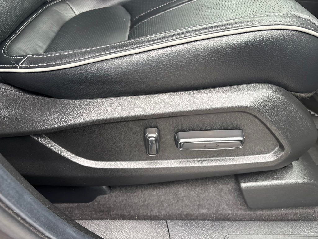 Used 2025 Honda Pilot SUV