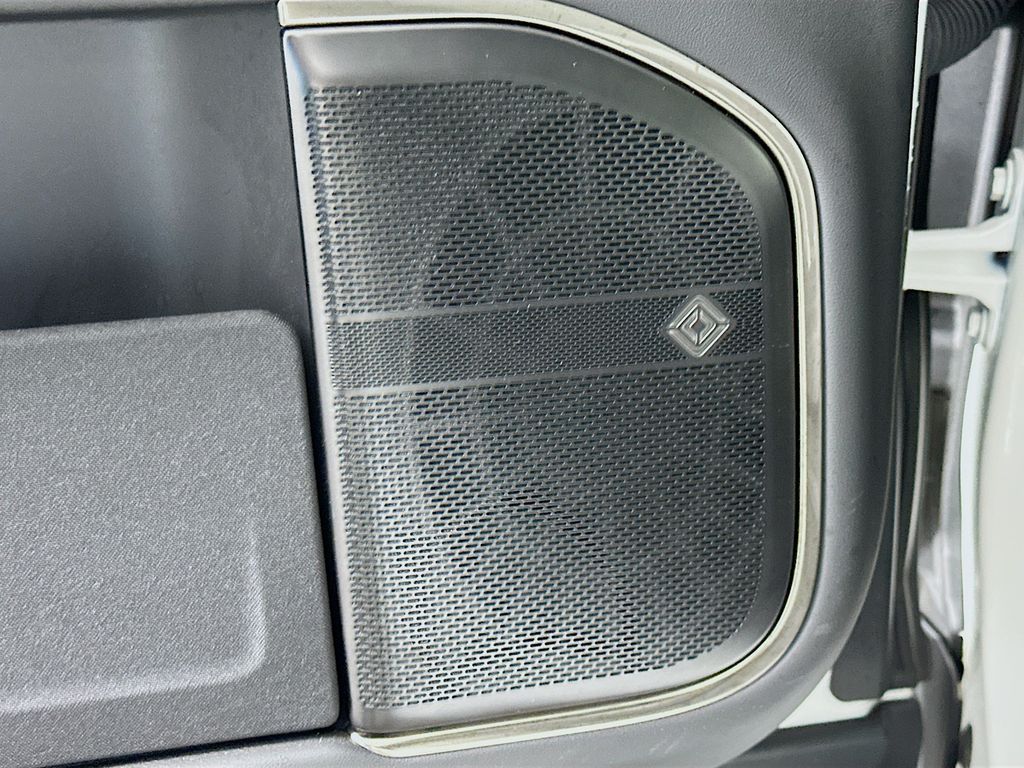 Thumbnail: 2025 Rivian R1T - 19