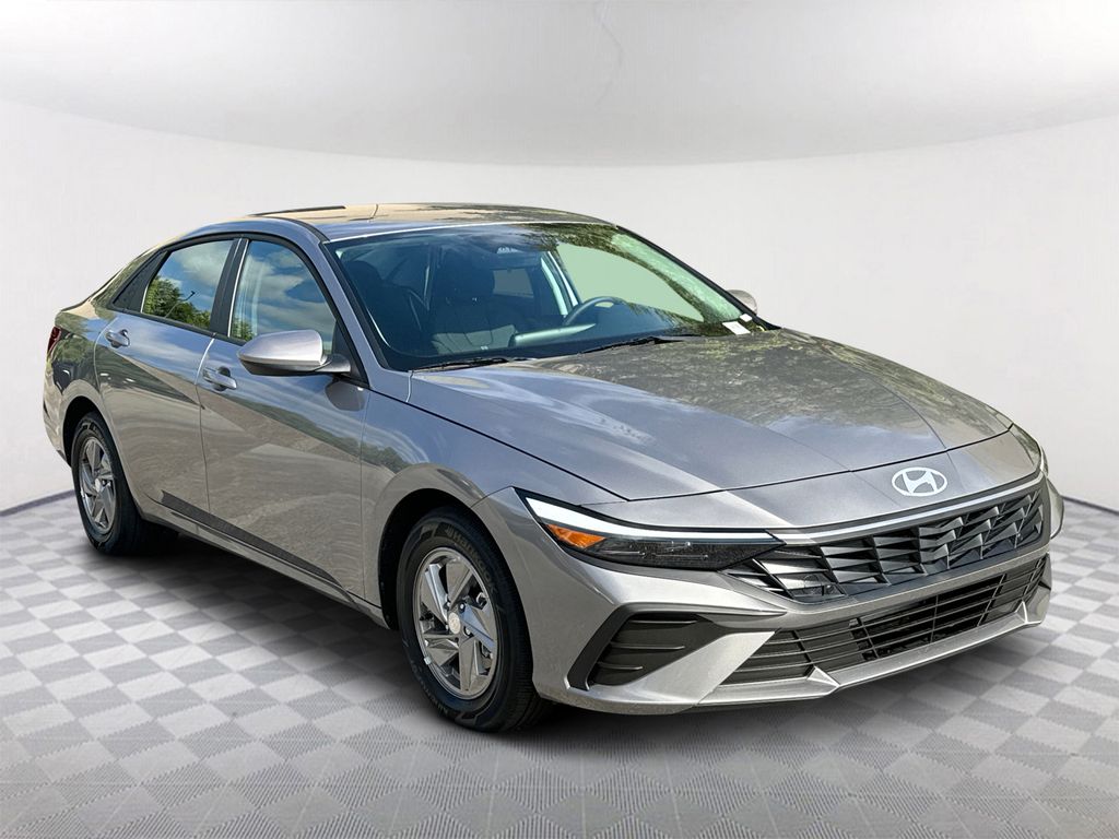 2025 Hyundai Elantra SE - 2