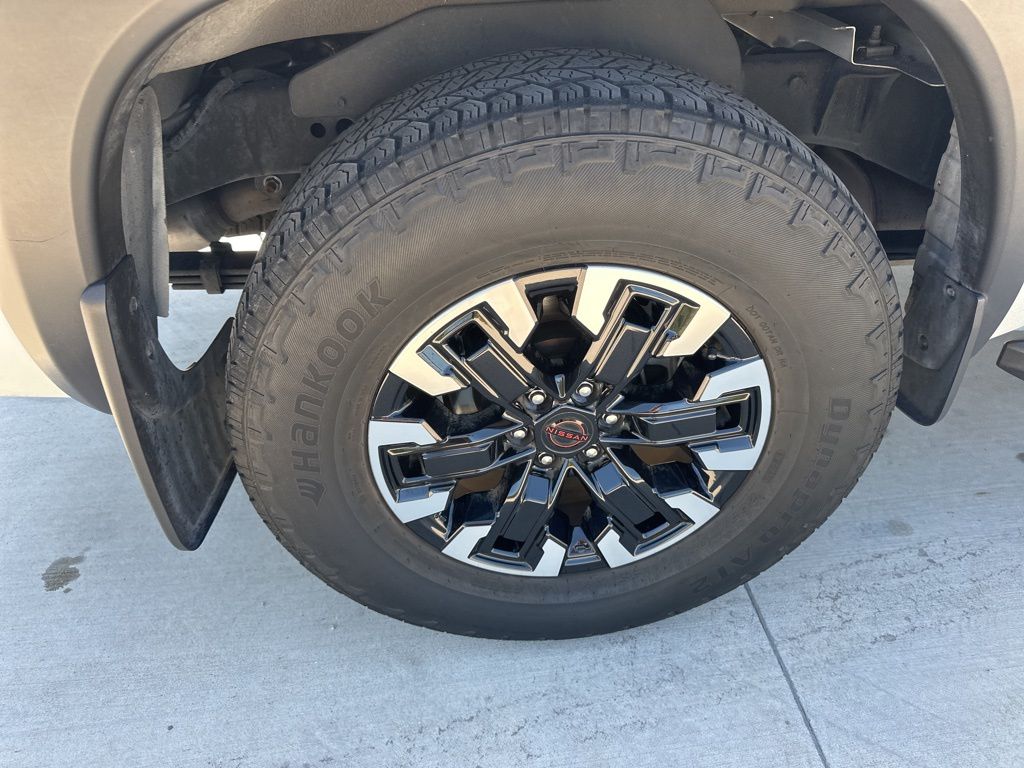2023 Glacier White Nissan Frontier PRO-X RWD Truck
