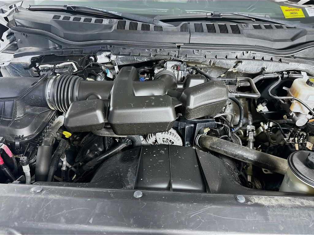 Used 2019 White Ford XL image 32