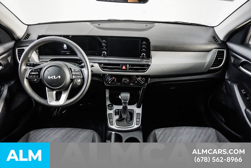 Used 2026 White Kia LX image 23