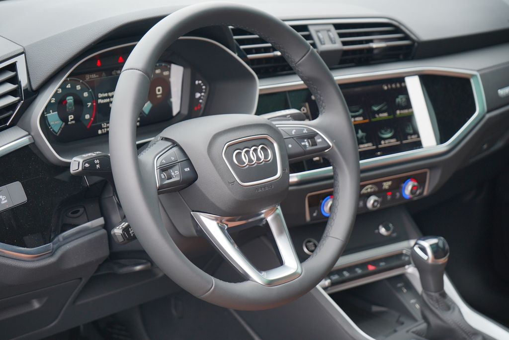 2024 Audi Q3  8