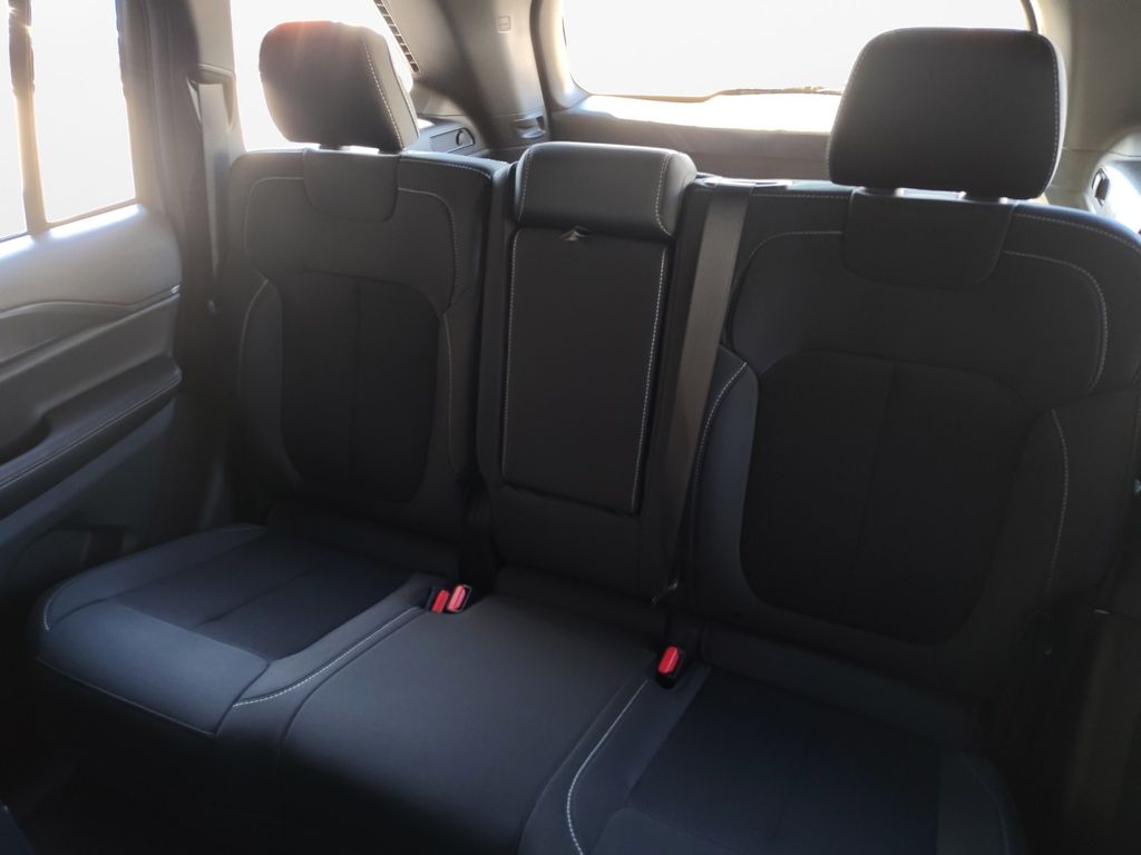 New Car 2025 Jeep Grand Cherokee  Laredo For Sale Under $35,000 In Austin, Texas