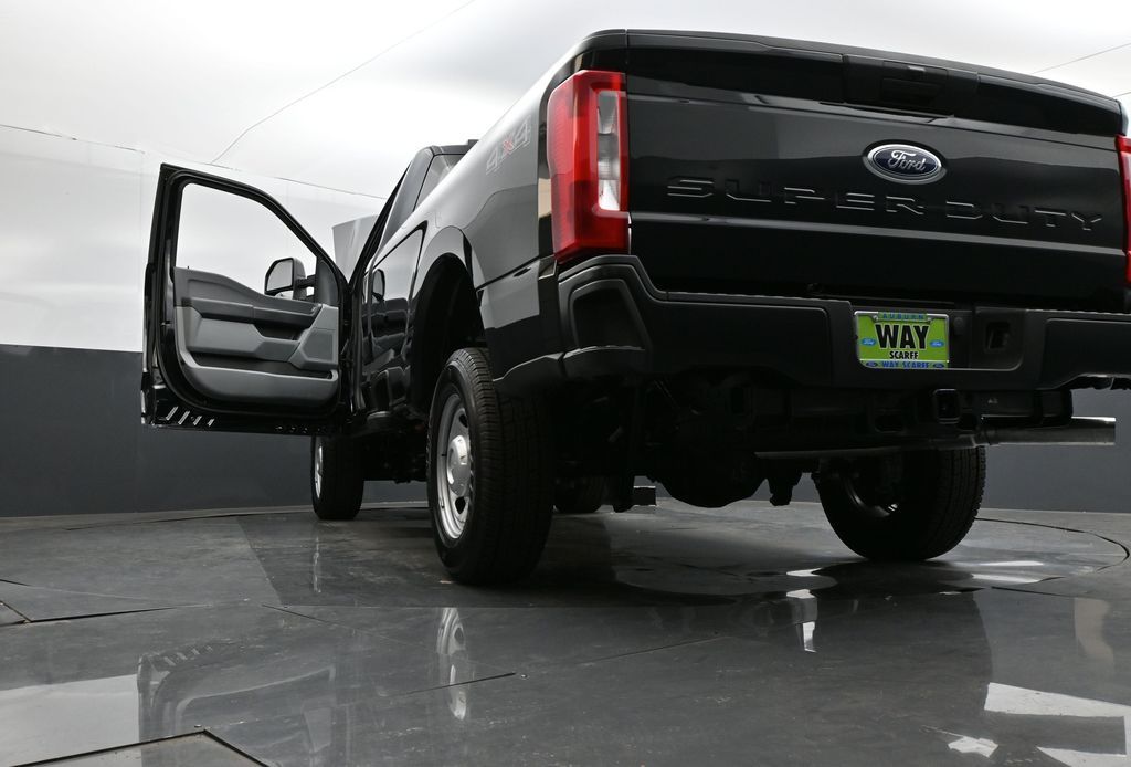 2026 Ford F-350 XL photo 28
