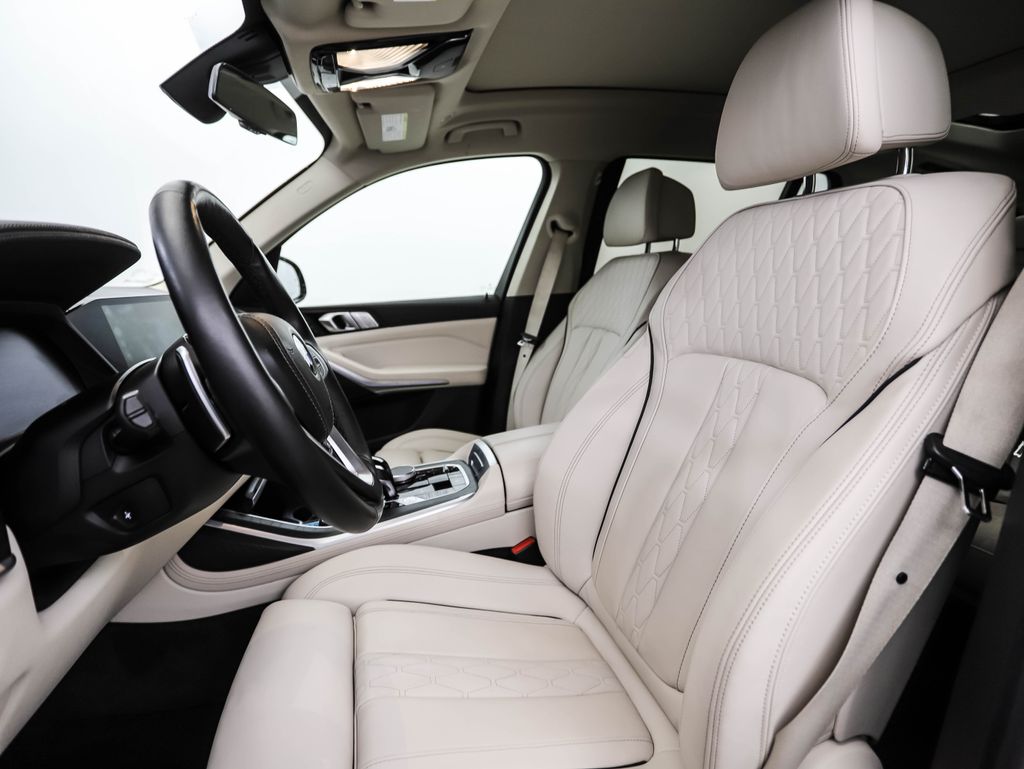 Thumbnail: 2022 BMW X7 - 11