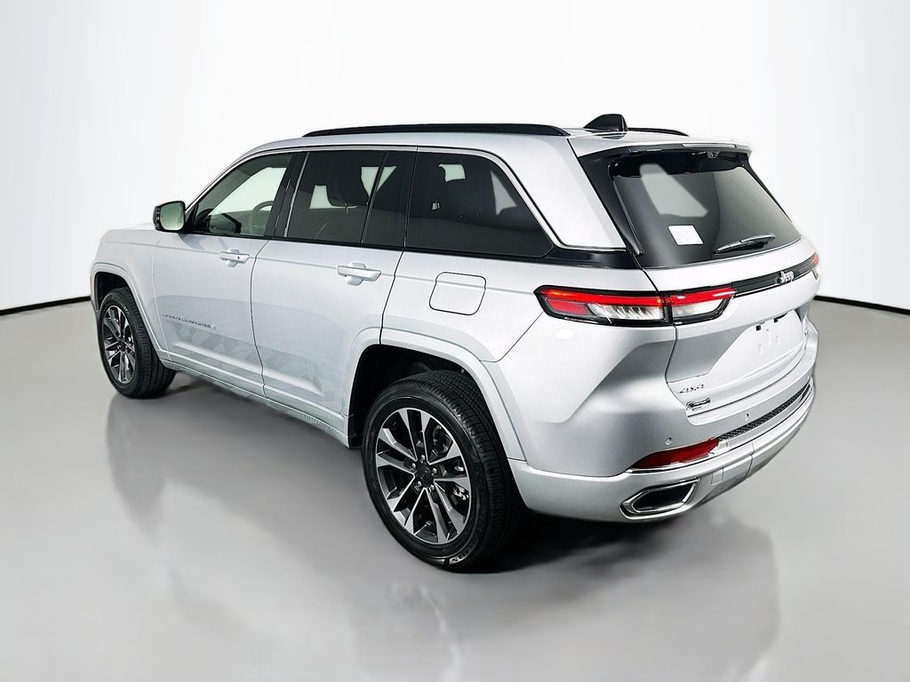 New 2025 Silver Jeep Overland image 5