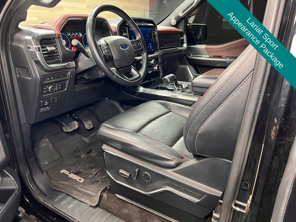 View vehicle photo 4