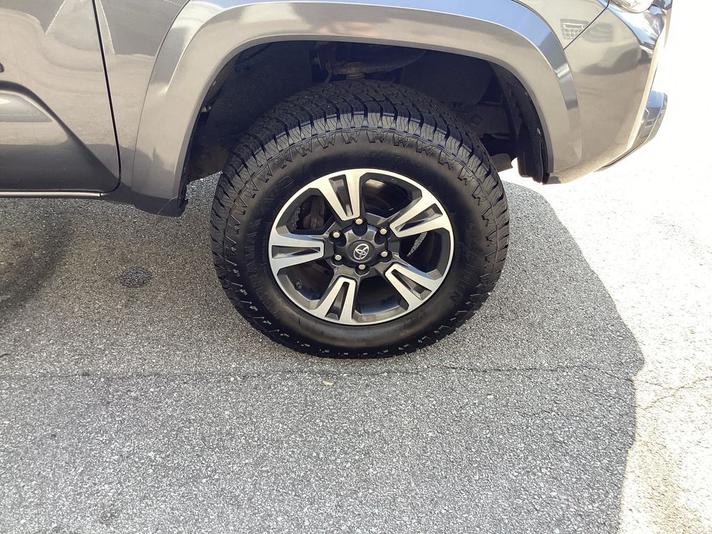 Used 2018 Toyota Tacoma Truck