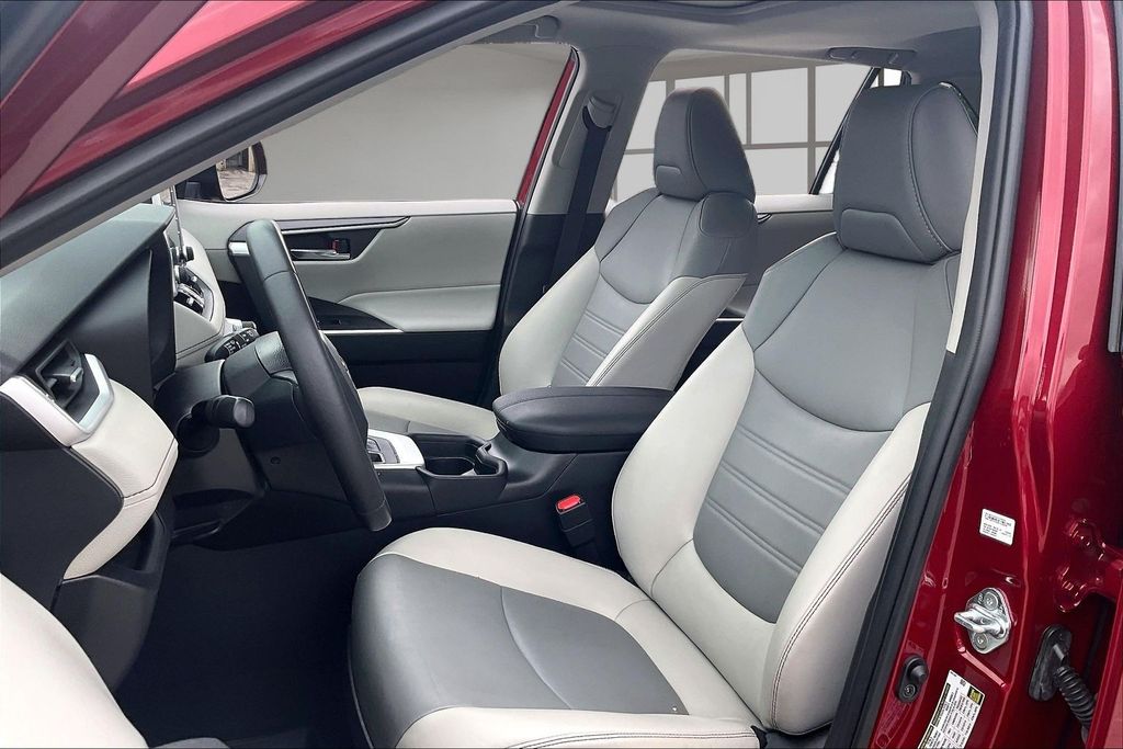 Used 2020 Toyota RAV4 SUV