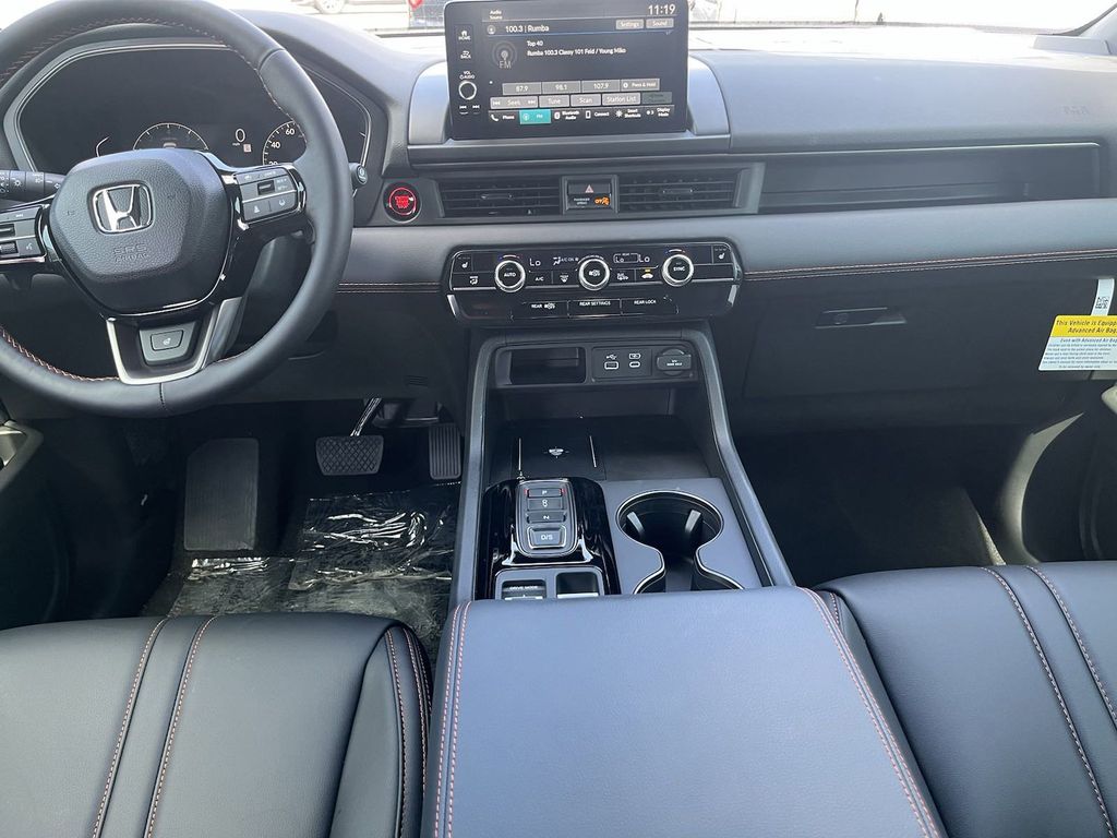 new 2025 Honda Pilot car, priced at $49,296